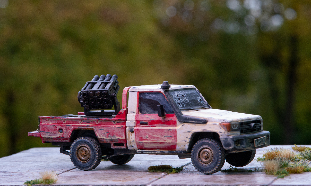 Land Cruiser mit MLRS Land Cruiser mit MLRS
